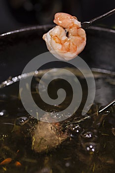 Shrimp in oil fondue