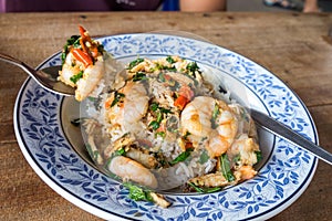 Shrimp stir fried with basil