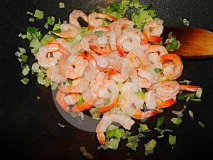 Shrimps in a wok