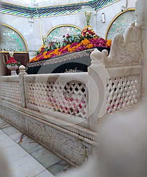 The shrine houses the tomb of the 11th century Sufi saint, Ali Hajveri. Shrine of Data Ganj Baksh. Darbar