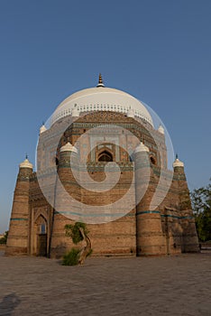 shrine of shah rukn e alam