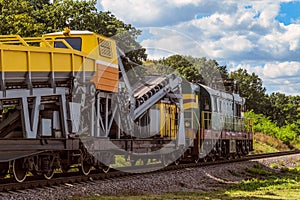 Shunting locomotive with a wagon for construction and repair of railway tracks