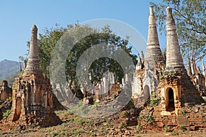 Shwe Inn Dain Pagoda complex