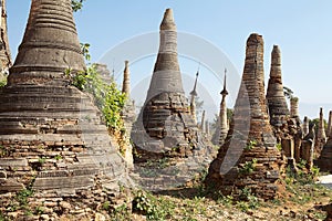 Shwe Inn Dain Pagoda complex