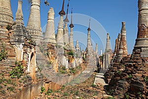 Shwe Inn Dain Pagoda complex