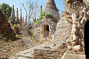 Shwe Inn Dain Pagoda complex