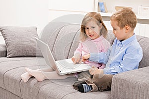 Siblings browsing internet