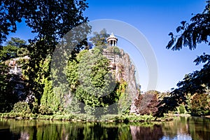 Sibyl temple and lake in Buttes-Chaumont Park, Paris