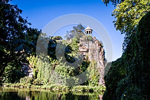 Sibyl temple and lake in Buttes-Chaumont Park, Paris