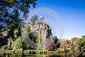 Sibyl temple and lake in Buttes-Chaumont Park, Paris