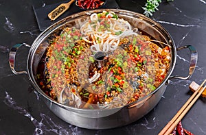 Sichuan cuisine, steam pot fish head