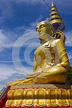 Side of biggest image of buddha In wat Phrataddoitae