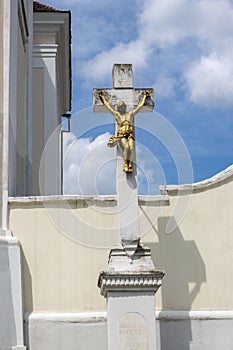 Ježíš na kříži, kostel ve Velkých Levárech, Slovensko