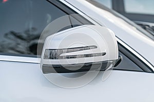 side rear-view mirror