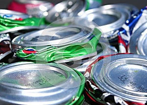 Side view of cushed soda cans