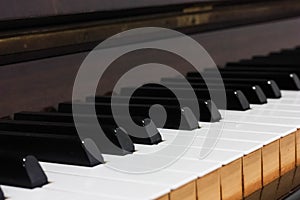 Side view image of some wooden piano tiles