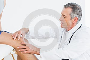 Página de maduro investigación pacientes rodilla 