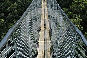 SIDES AND FLOOR OF A SUSPENSION BRIDGE