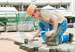 Sidewalk pavement construction