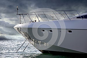 Sideways Yacht