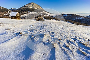 Sidirovo vrch s obcou Vlkolínec, pamiatkou UNESCO, Veľká Fatra, Slovensko