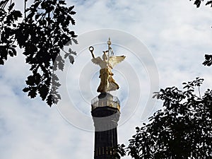 Siegesaeule in the Tiergarten in sunset