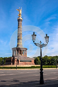 Siegessaule (Berlin Victory Column) and street lamp