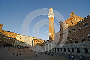 Principale la piazza cittadina 