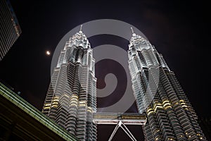 Sight of the towers Petronas in kuala Lumpur at night