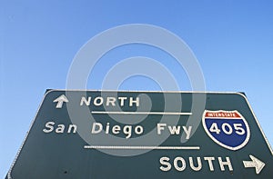 A sign for the 405 San Diego freeway