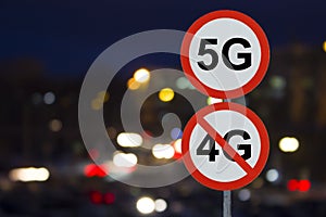 The Sign 5G no 4G and the night road with cars