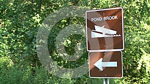 Sign for boat docking in park