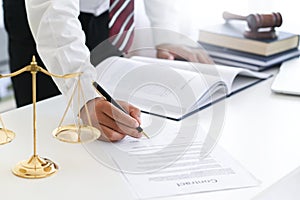 Sign contracts, legal advisors, memorandums, business contracts, lawyers