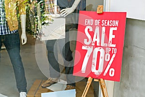 Sign discount knock out on shop store.