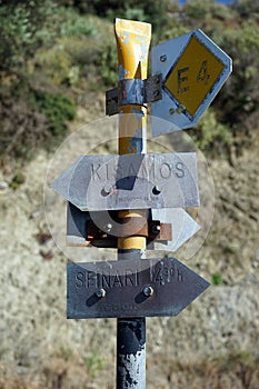 Sign of E4 trail