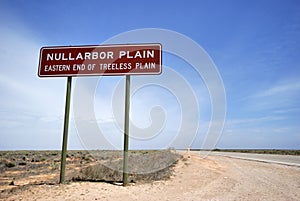 Sign on the Eyre Highway