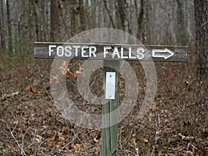 Sign pointing to Foster Falls photo