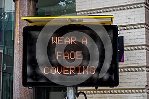 Sign instructing people to wear a face mask