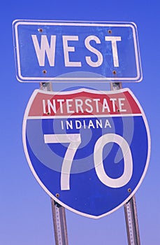 A sign for interstate 70