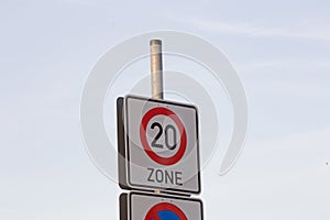 Sign maximum speed 20
