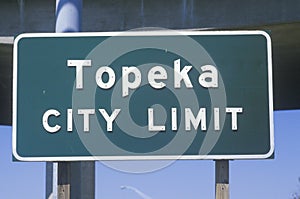 A sign that reads Ã¯Â¿Â½Topeka city limitÃ¯Â¿Â½ photo
