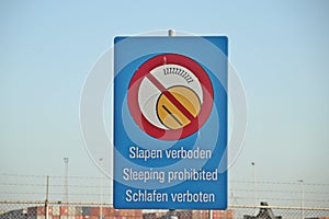 Sign thet sleeping in the truck is prohibited at the ECT container t