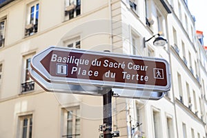 Sign to Sacre Coeur photo