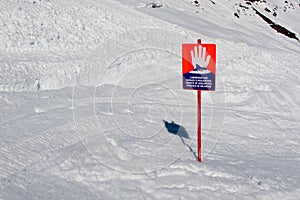 Sign warning for avalanches
