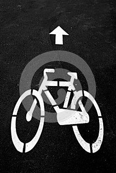 Signal of cycling track also with arrow