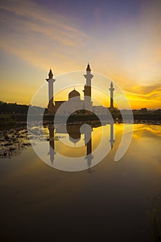 Silhouette of the Tengku Ampuan Jemaah Mosque