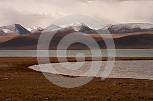 Siling Lake in Tibet photo