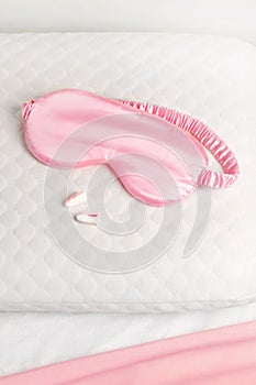 Silk sleep mask, earplugs, orthopedic pillow. All conditions for good deep sleep
