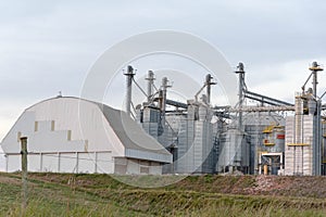 Silo structure for storing grains 04