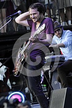 Silversun Pickups performing live.